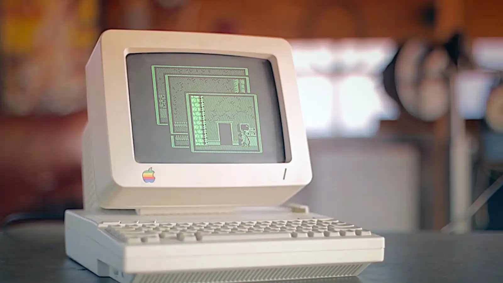 Macintosh 128K, lanzado por Apple Inc. en 1984